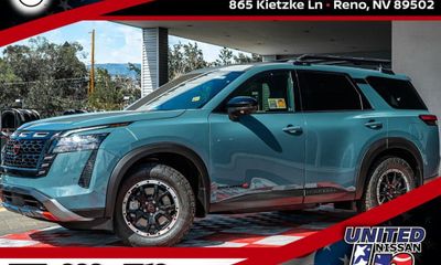 2026 Nissan Pathfinder SV