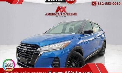 2023 Nissan Kicks SR