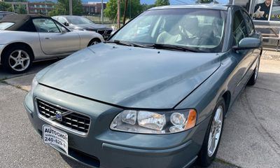 2005 Volvo S60 25T FOR Sale