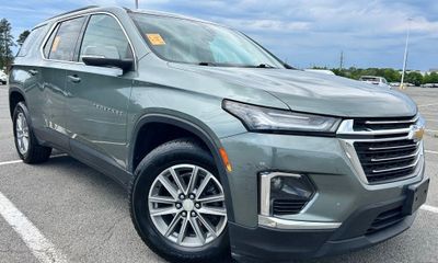2023 Chevrolet Traverse LT