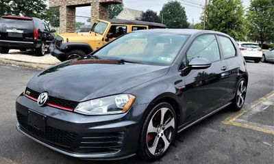 2016 Volkswagen Golf GTI 2 0T Base