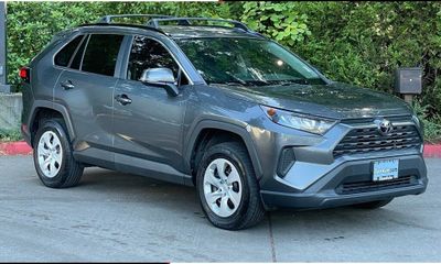 2020 Toyota RAV4 LE