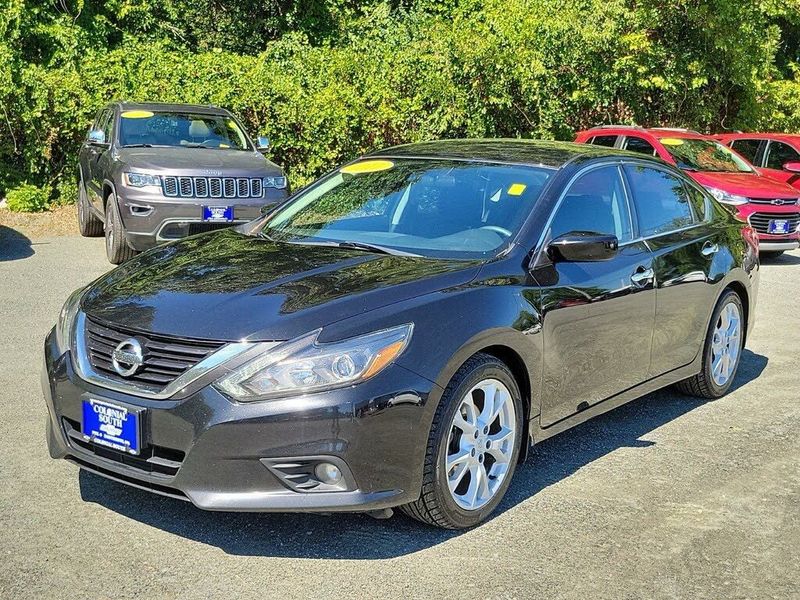 2017 Nissan Altima — a typically priced live listing