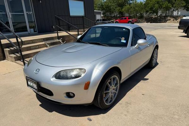 2008 Mazda MX-5 — a typically priced live listing