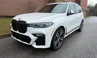 2021 BMW X7 M50I