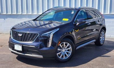 2023 Cadillac XT4 Premium Luxury