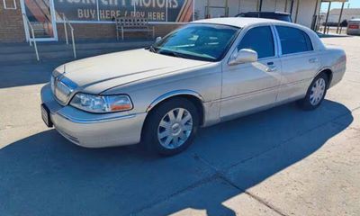 2003 Lincoln Town CAR Cartier