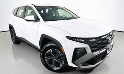 2026 Hyundai Tucson Blue SE