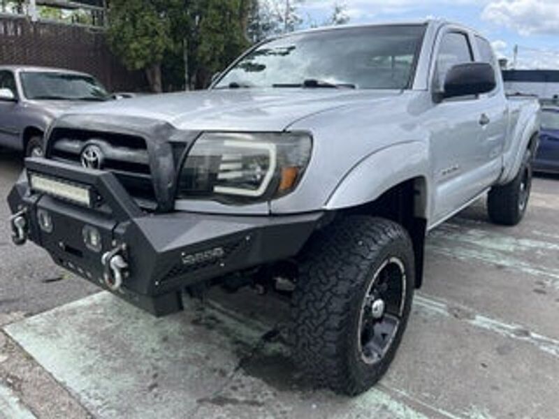 2007 Toyota Tacoma — a typically priced live listing