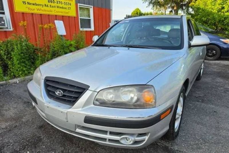 2005 Hyundai Elantra — a typically priced live listing