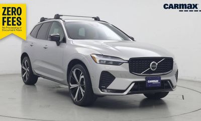 2024 Volvo XC60 Ultimate Dark