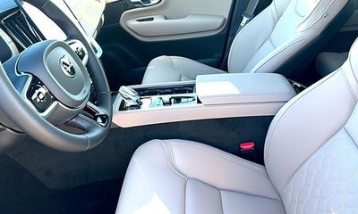 2026 Volvo XC90 Plus Bright
