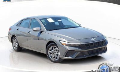 2024 Hyundai Elantra Blue