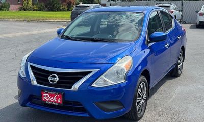 2016 Nissan Versa SV