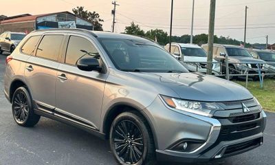 2020 Mitsubishi Outlander ES SE LE