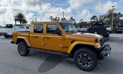 2026 Jeep Gladiator Sport