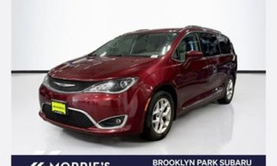 2017 Chrysler Pacifica Touring L Plus