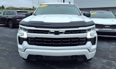 2022 Chevrolet Silverado RST