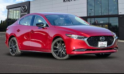 2023 Mazda MAZDA3 Premium Plus Package