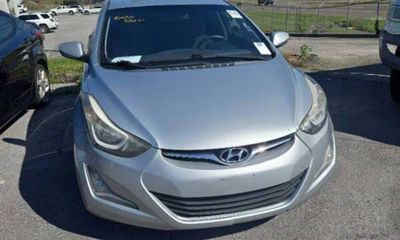 2014 Hyundai Elantra GLS Middle
