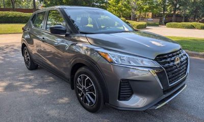 2023 Nissan Kicks S