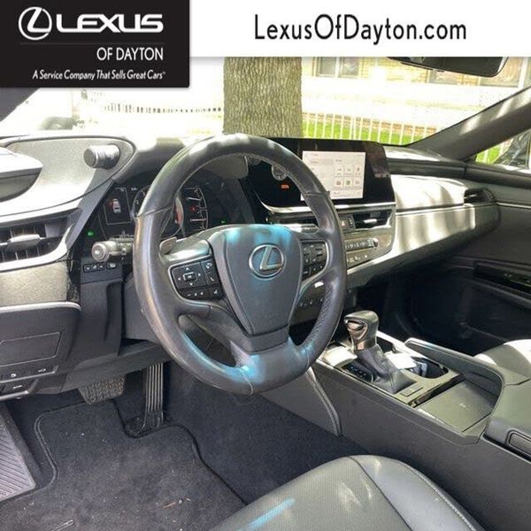2024 Lexus ES — a typically priced live listing