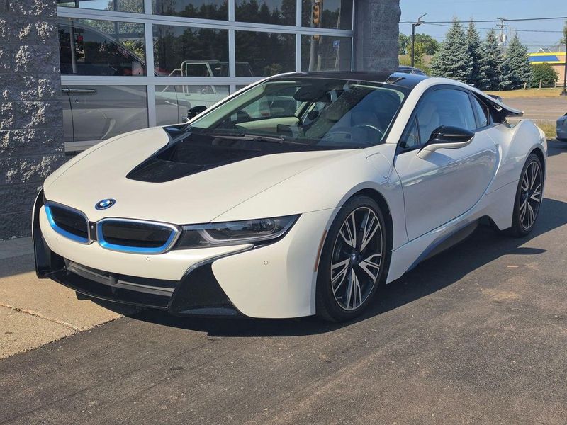 Representative 2015 BMW I8 photo