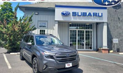 2025 Subaru Forester Premium Base
