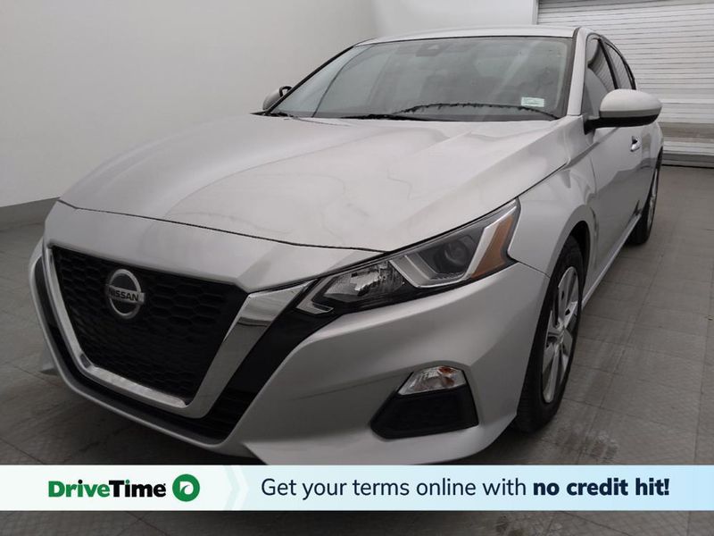 2021 Nissan Altima — a typically priced live listing