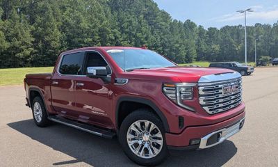 2023 GMC Sierra Denali