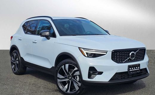 2026 Volvo XC40 Ultra Dark
