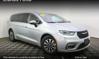 2023 Chrysler Pacifica Touring L