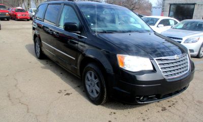 2009 Chrysler Town AND Country Touring Signature