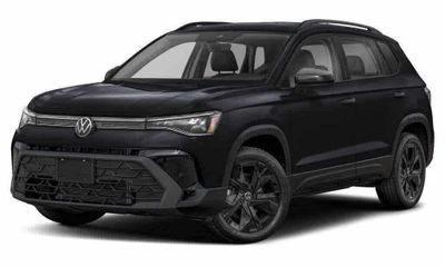 2027 Volkswagen Taos SE Black 4MOTION