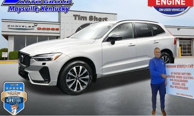 2023 Volvo XC60 Plus Dark
