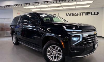 2025 Chevrolet Suburban LT