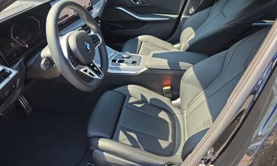 2026 BMW 330i