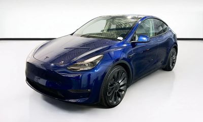 2023 Tesla Model Y Performance