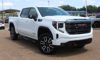 2023 GMC Sierra AT4