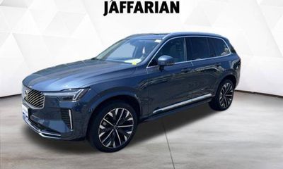 2025 Volvo XC90 Plus