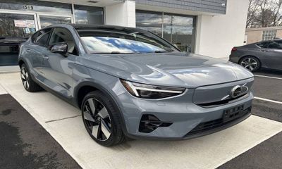 2023 Volvo C40 Ultimate Dark