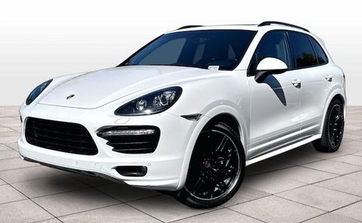 2014 Porsche Cayenne GTS