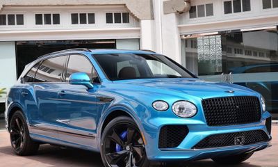 2026 Bentley Bentayga EWB