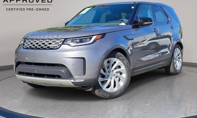 2025 Land Rover Discovery P300 S