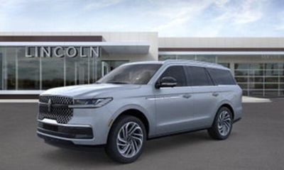 2027 Lincoln Navigator Premier