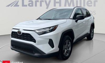 2025 Toyota RAV4 LE