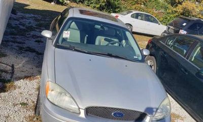 2003 Ford Taurus SE