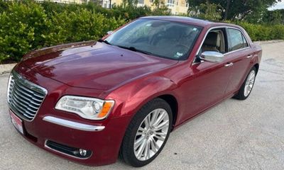 2011 Chrysler 300 Limited