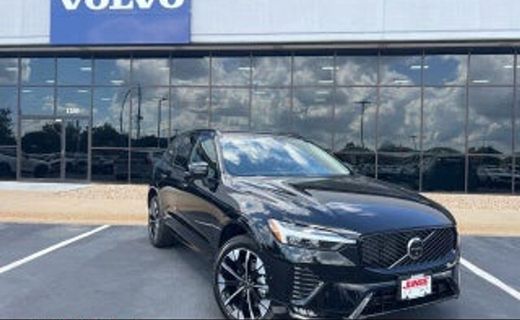 2026 Volvo XC60 Plus Dark