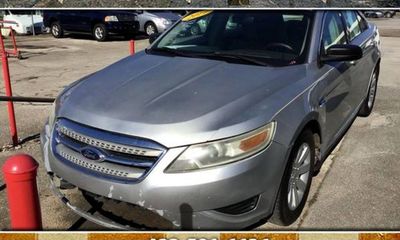2011 Ford Taurus SE